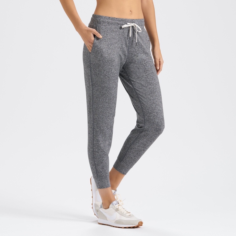 Vuori Performance Jogger - Heather Grey